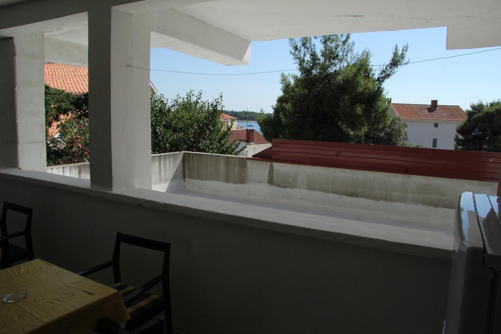 Novalja Guesthouse Economy Rooms Exteriör bild