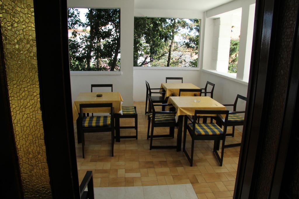 Novalja Guesthouse Economy Rooms Exteriör bild