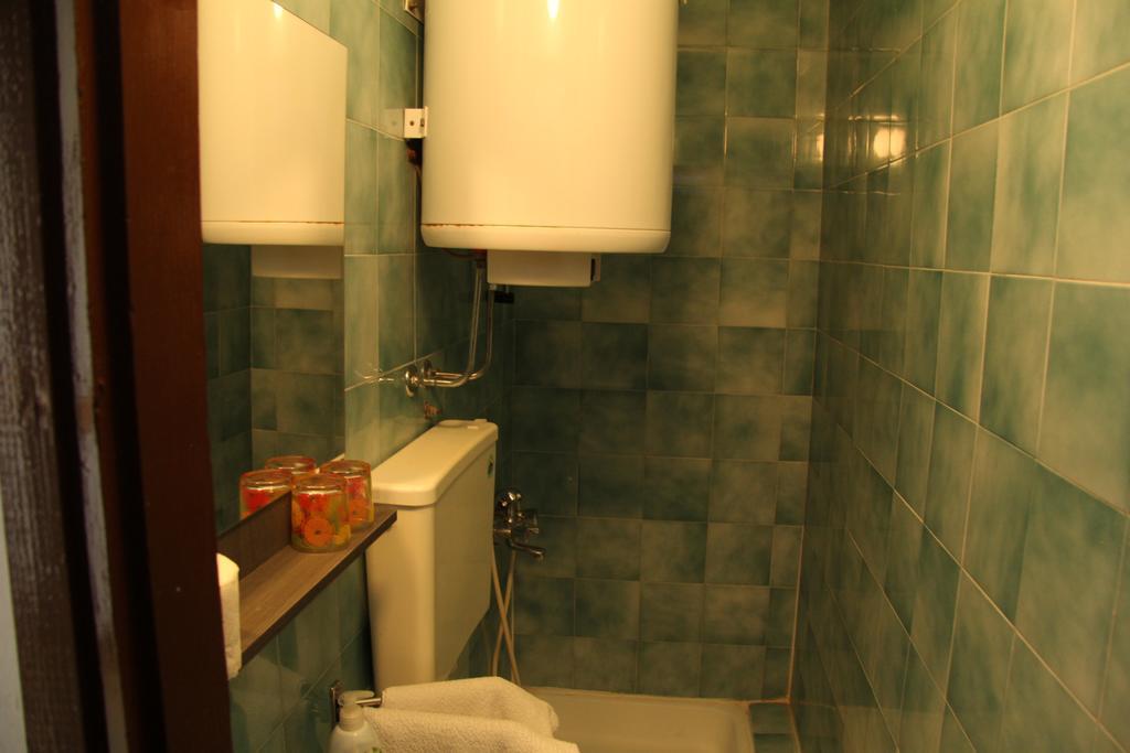 Novalja Guesthouse Economy Rooms Exteriör bild