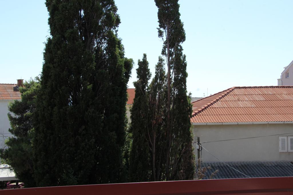 Novalja Guesthouse Economy Rooms Exteriör bild