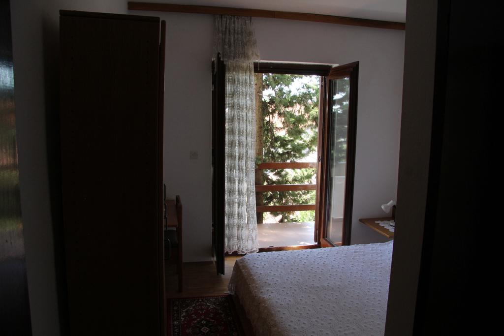 Novalja Guesthouse Economy Rooms Exteriör bild